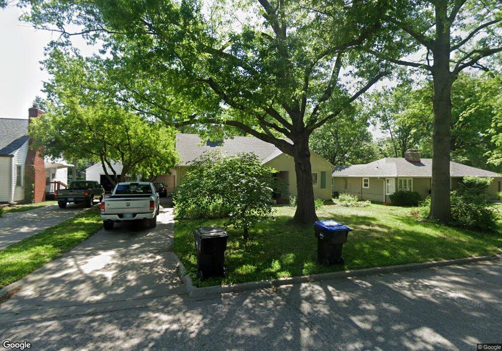 1826 SW Arnold Ave, Topeka, KS 66604 - photo 1