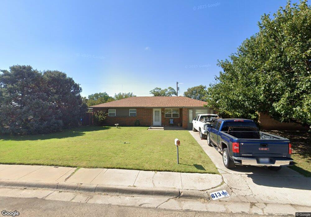 613 Pine Ave, Dumas, TX 79029 - photo 1