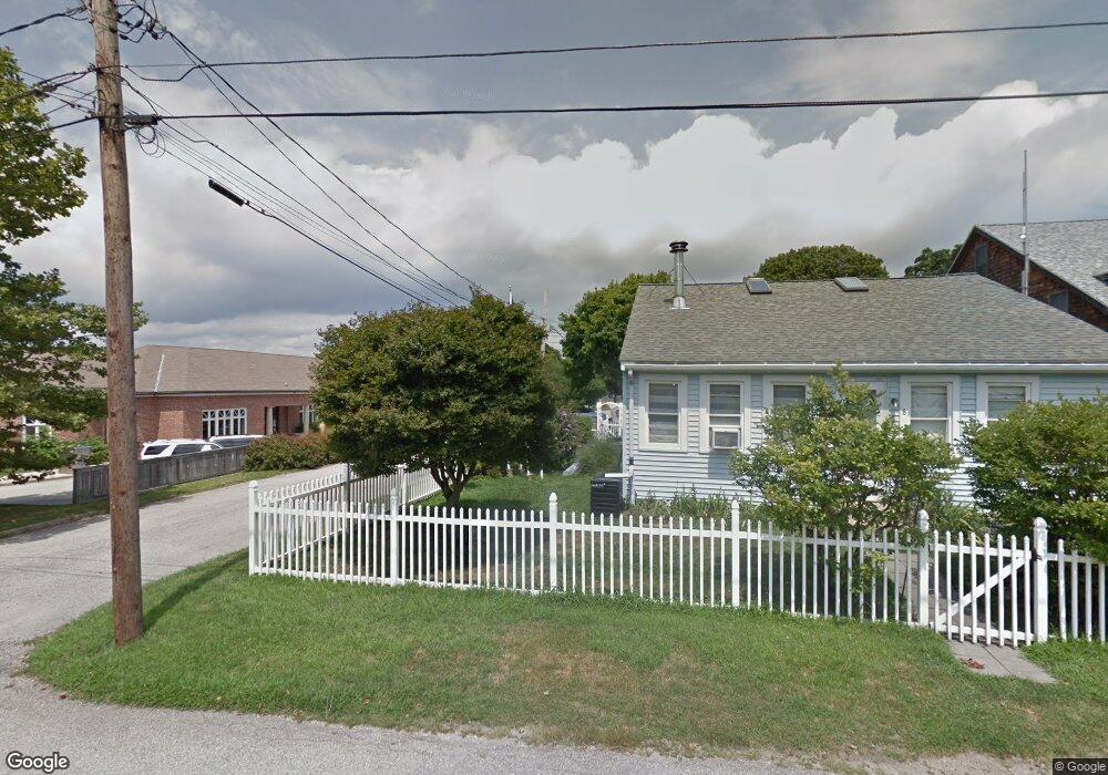 104 Swinburne Row, Newport, RI 02840 - photo 1