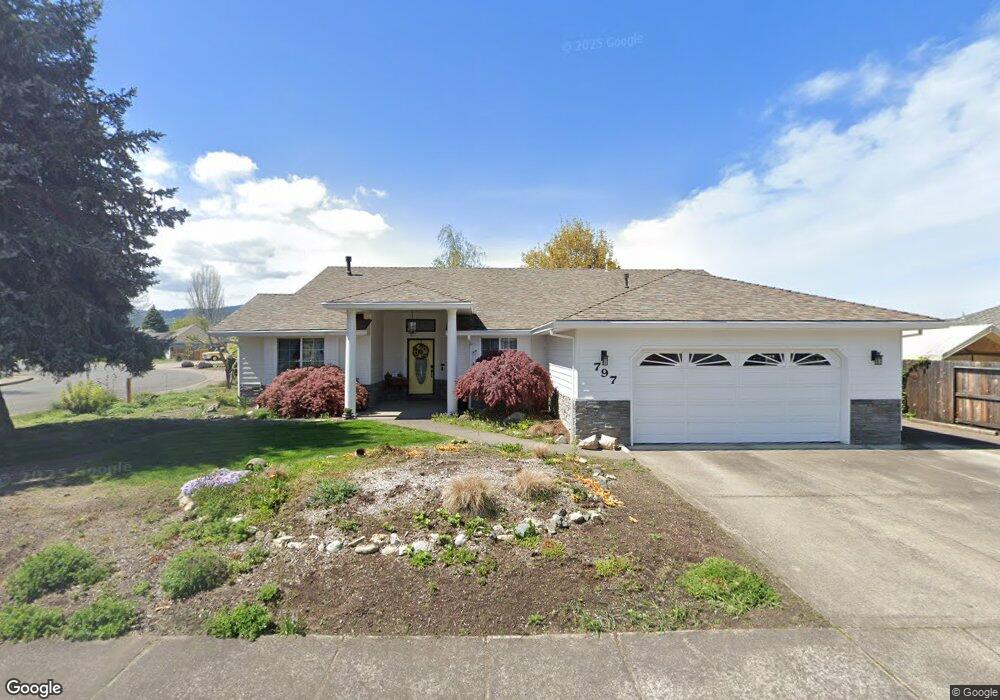 797 Vincent Ave, Central Point, OR 97502 - photo 1