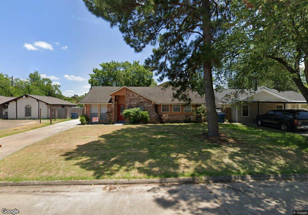 8814 Ryton Ln, Houston, TX 77088 - photo 1