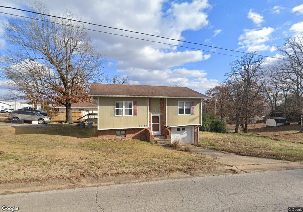 1908 Bedoll Ave, Poplar Bluff, MO 63901 - photo 1