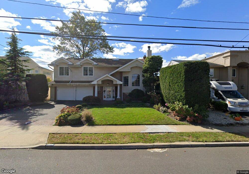 2878 Clubhouse Rd, Merrick, NY 11566 - photo 1