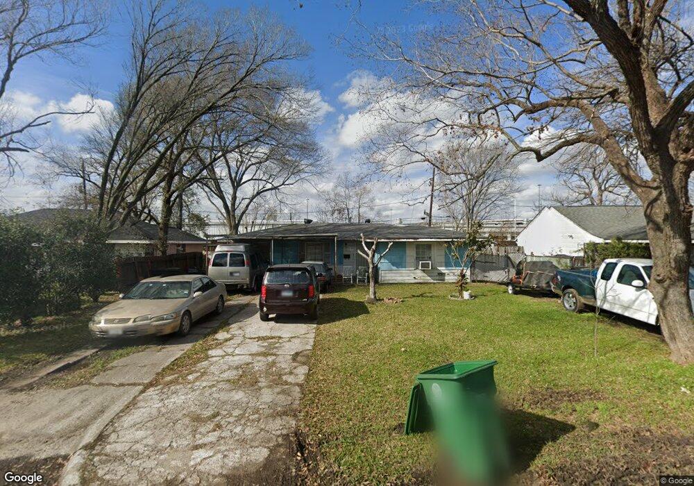 7635 Arnim St, Houston, TX 77087 - photo 1