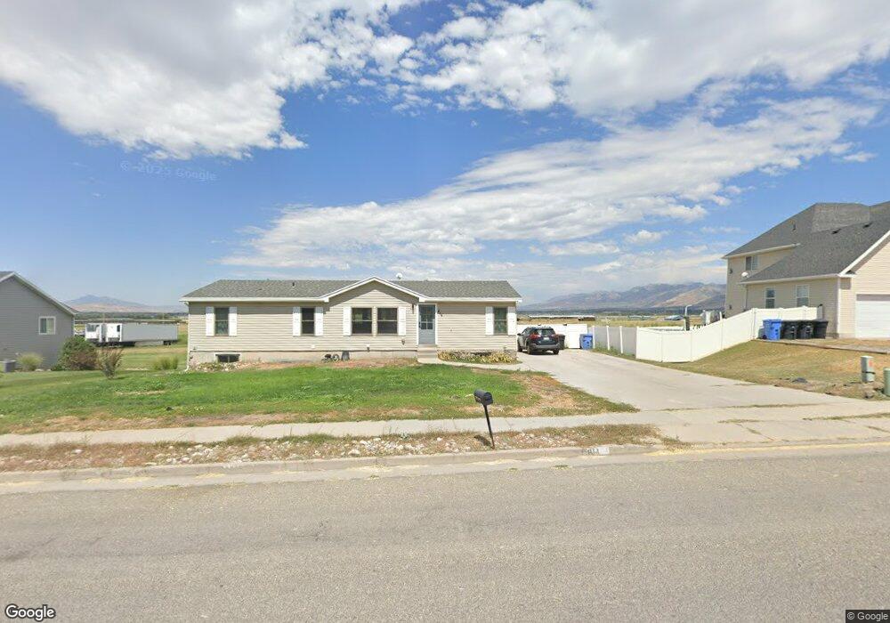 814 W 300 N unit 1, Hyrum, UT 84319 - photo 1