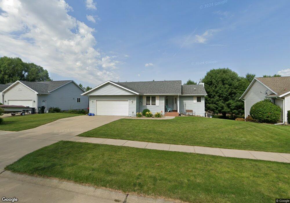 2508 31st St SW, Cedar Rapids, IA 52404 - photo 1