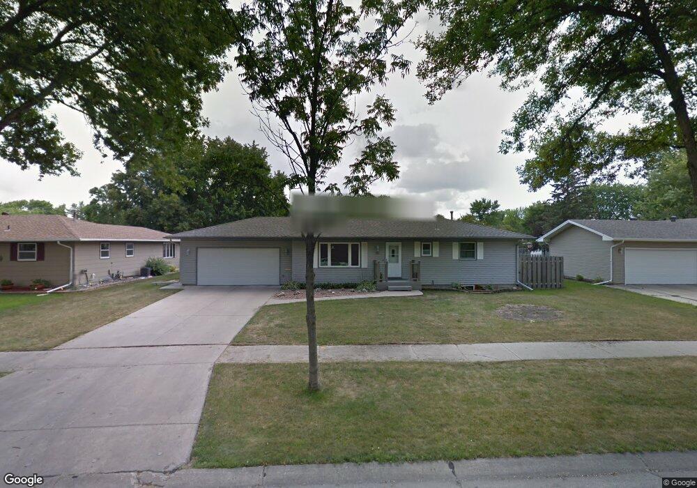 55 28th Ave NE, Fargo, ND 58102 - photo 1