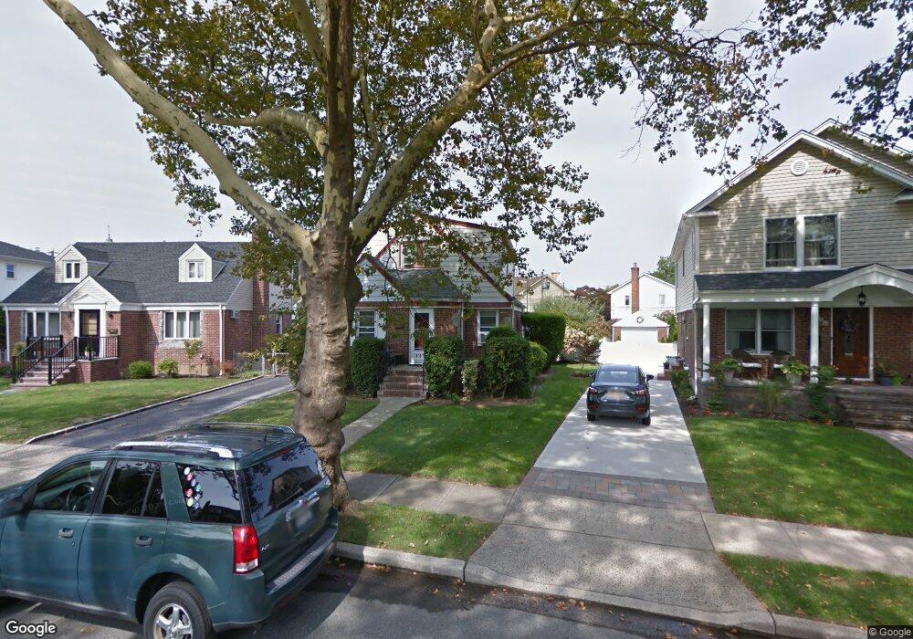 108 Sperry Blvd, New Hyde Park, NY 11040 - photo 1