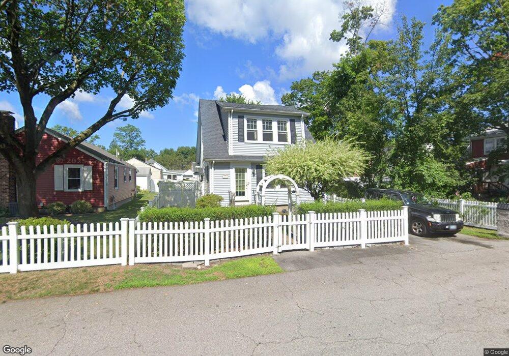 15 Greenfield Ave, Warwick, RI 02886 - photo 1