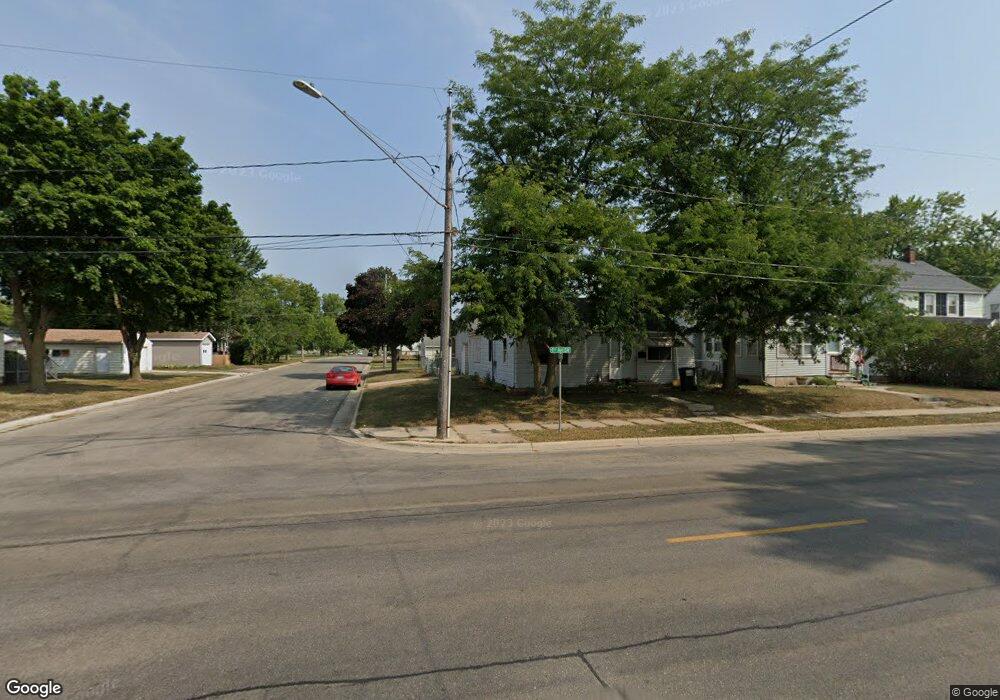 907 10th St SW, Austin, MN 55912 - photo 1