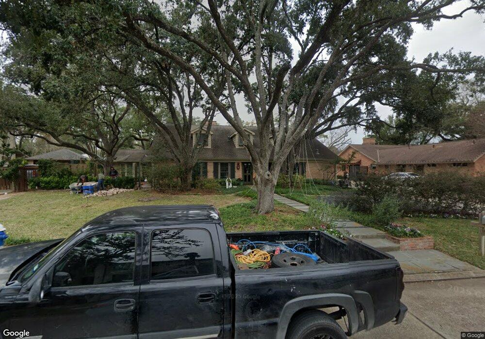 1112 River Glynn Dr, Houston, TX 77063 - photo 1