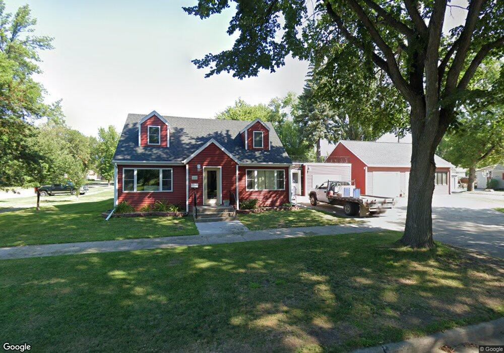 1020 10th Ave S, Grand Forks, ND 58201 - photo 1