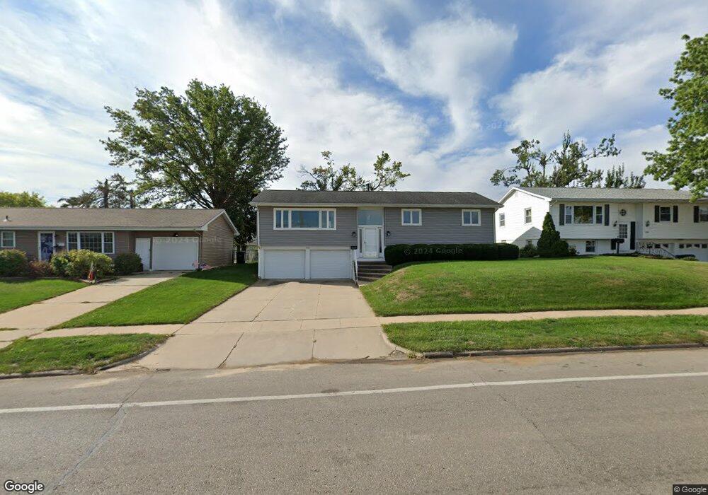 3433 1st Ave SW, Cedar Rapids, IA 52405 - photo 1