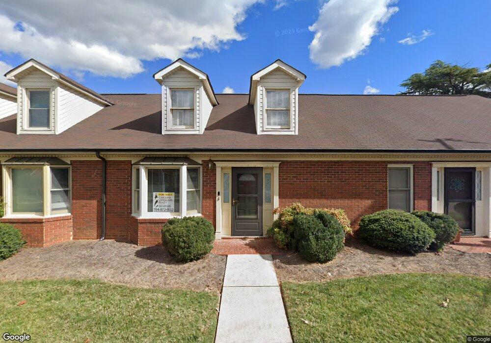 134 N Oakwood Dr unit 134, Statesville, NC 28677 - photo 1