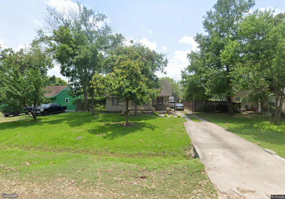 227 W 30th St, Houston, TX 77018 - photo 1