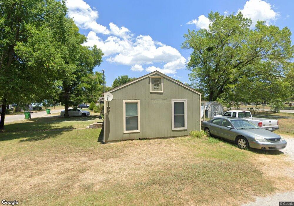 802 Gladney St, Gainesville, TX 76240 - photo 1