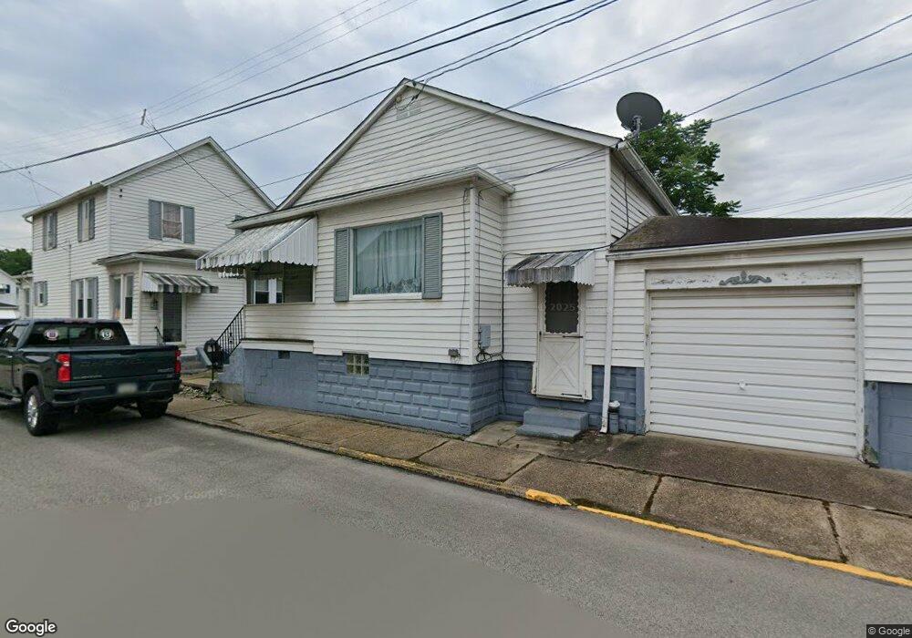 306 Kennedy Ave, East Vandergrift, PA 15629 - photo 1