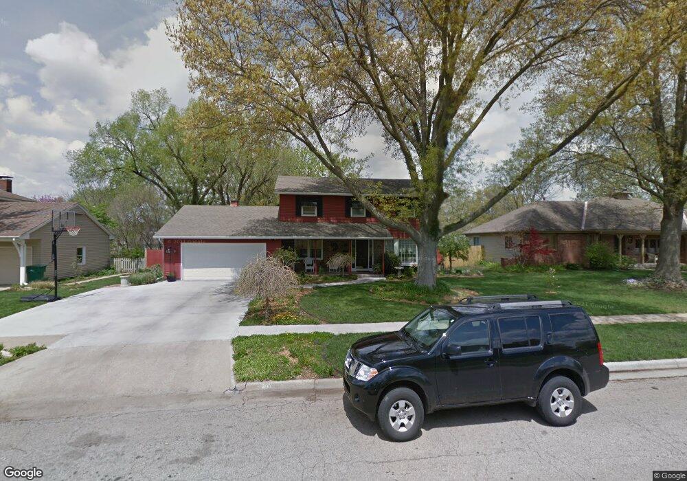 2010 SW 32nd St, Topeka, KS 66611 - photo 1