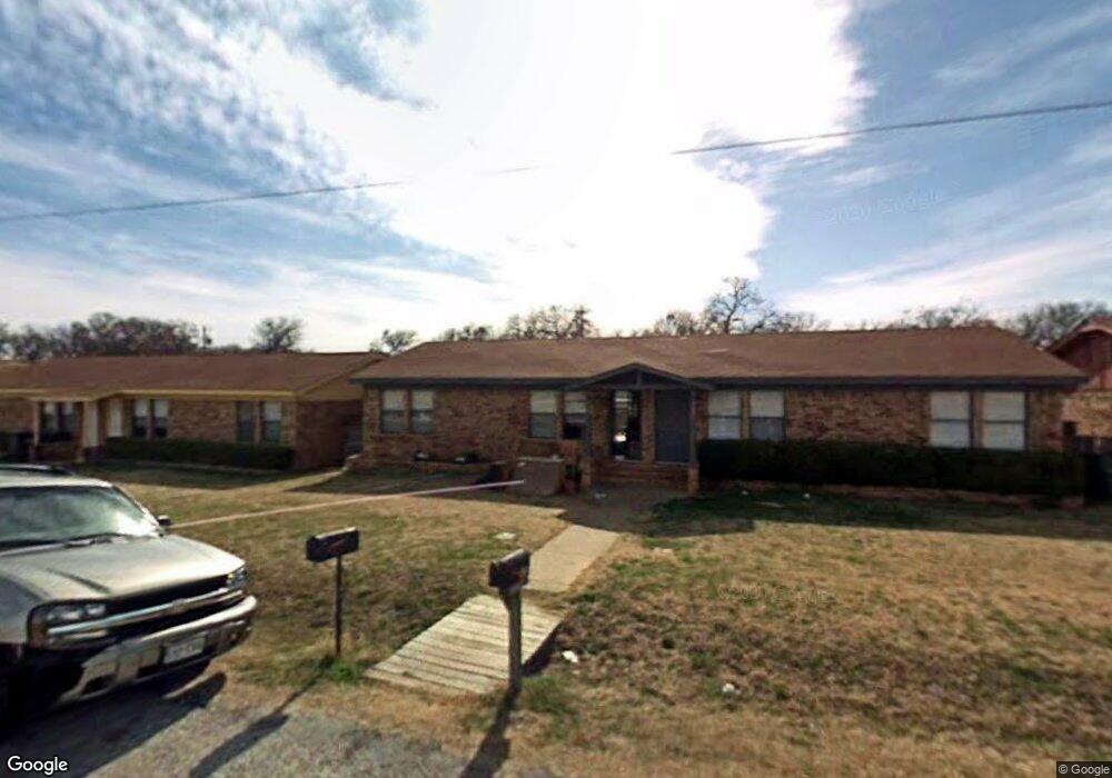 925 Meadowlark Cir, Granbury, TX 76049 - photo 1