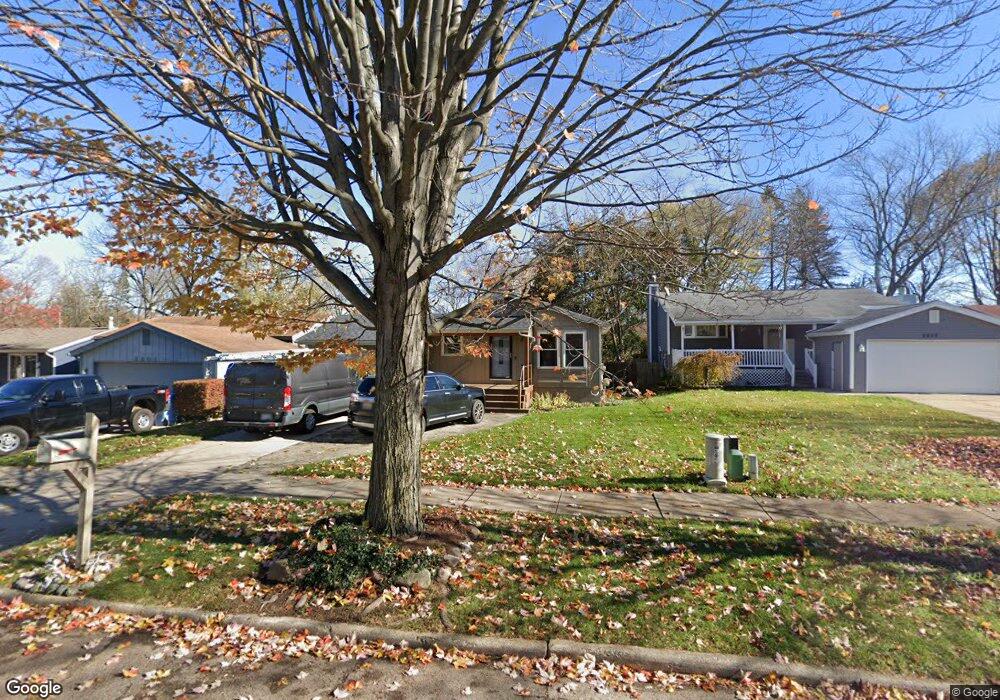 2805 Aurora Dr, Lansing, MI 48910 - photo 1