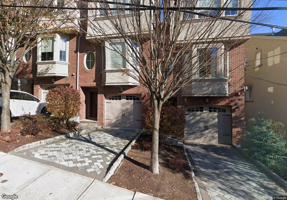 19 Maple St unit C00019, Edgewater, NJ 07020 - photo 1