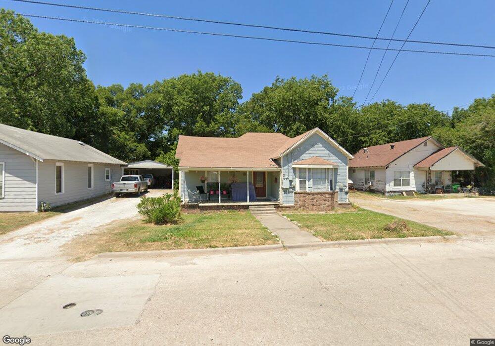 1113 N Dixon St, Gainesville, TX 76240 - photo 1