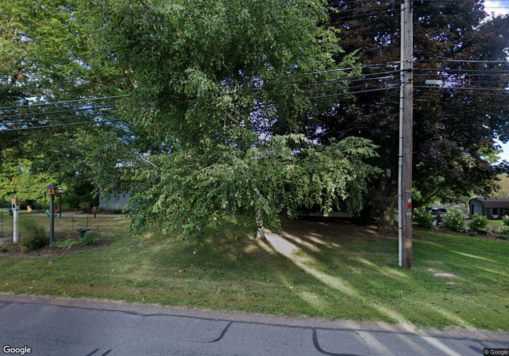 1041 Mountain View Dr, Dallas, PA 18612 - photo 1