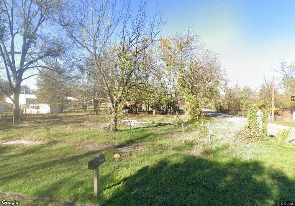 902 W Clayton St, Hugo, OK 74743 - photo 1