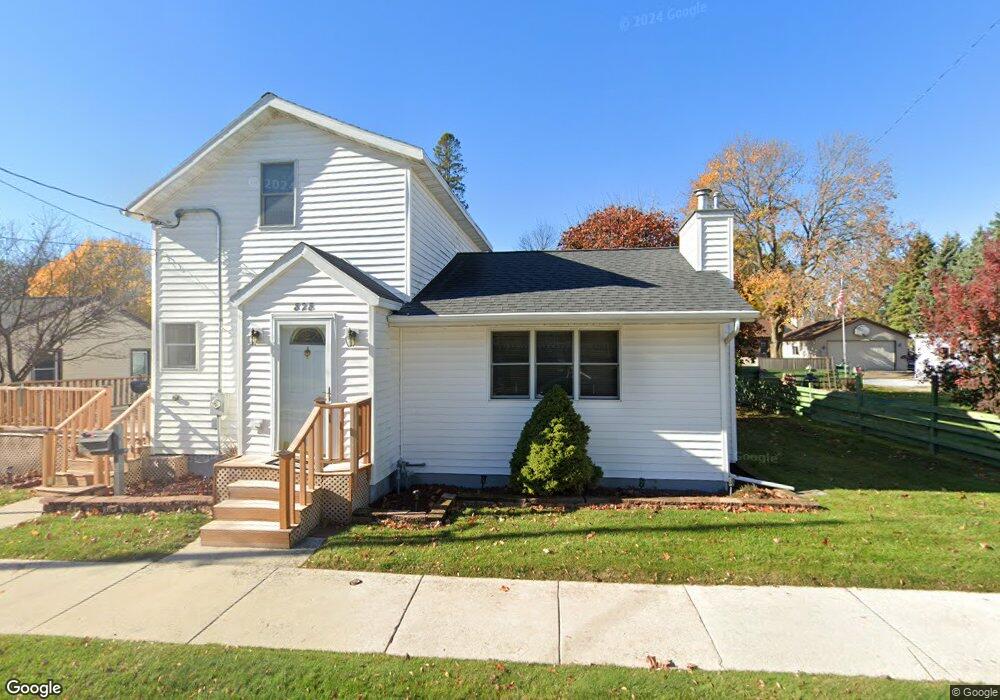 828 N 19th St, Manitowoc, WI 54220 - photo 1