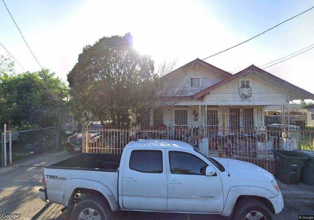 712 Cedar Ave, Laredo, TX 78040 - photo 1