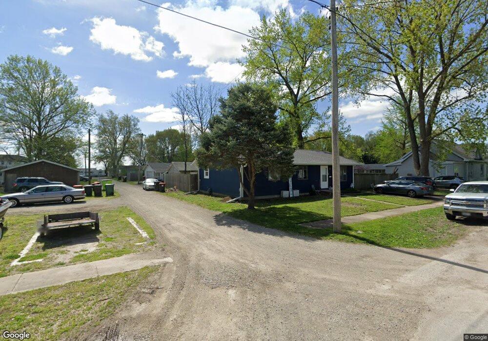 1310 N Mclean St, Lincoln, IL 62656 - photo 1