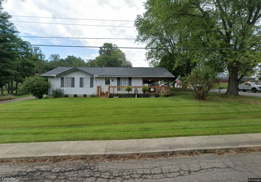 639 Edgehill Dr, Logan, OH 43138 - photo 1