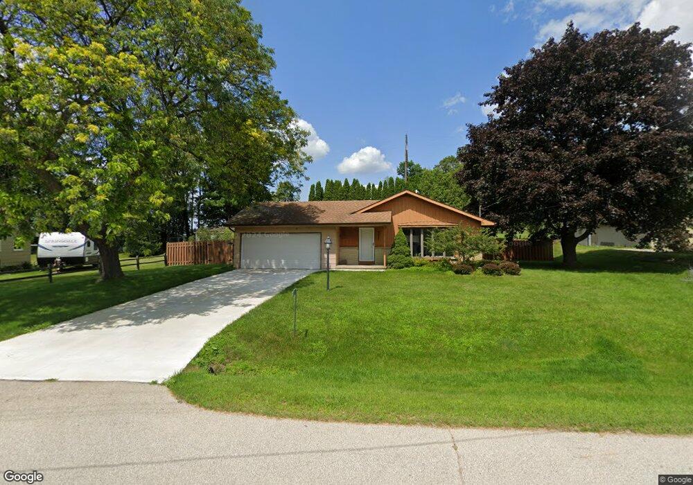 4557 Harvest Cir, Manitowoc, WI 54220 - photo 1