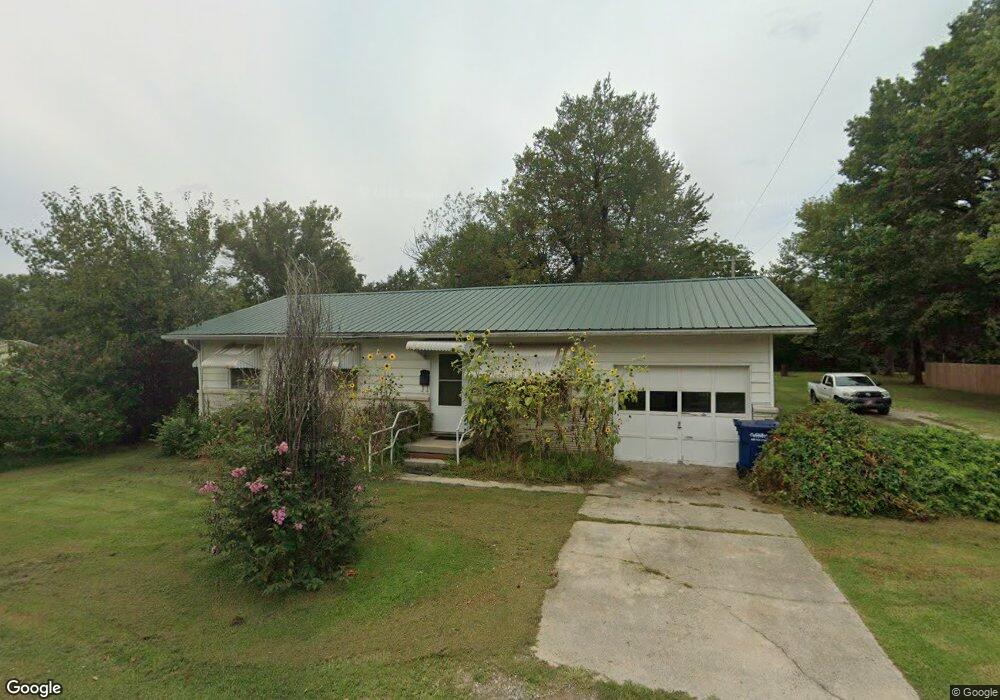 301 Goode Ave, Columbus, KS 66725 - photo 1