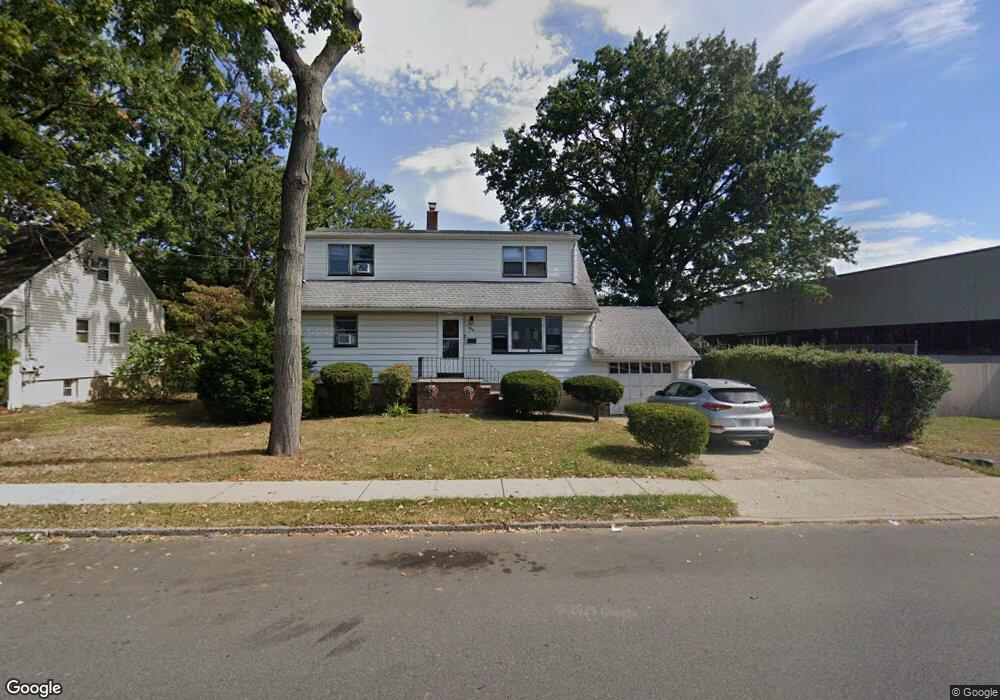 304 Phillips Ave, South Hackensack, NJ 07606 - photo 1