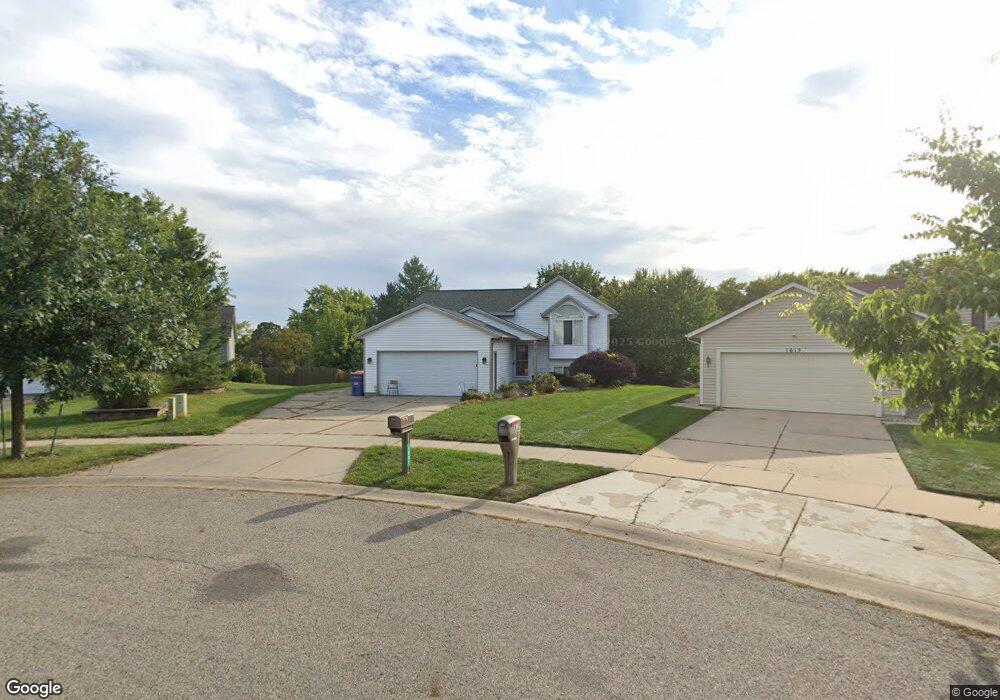 1601 Simmons Ave NE, Grand Rapids, MI 49505 - photo 1