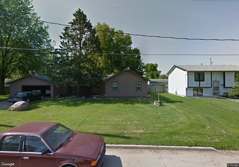 305 E Leland Ave, Des Moines, IA 50315 - photo 1