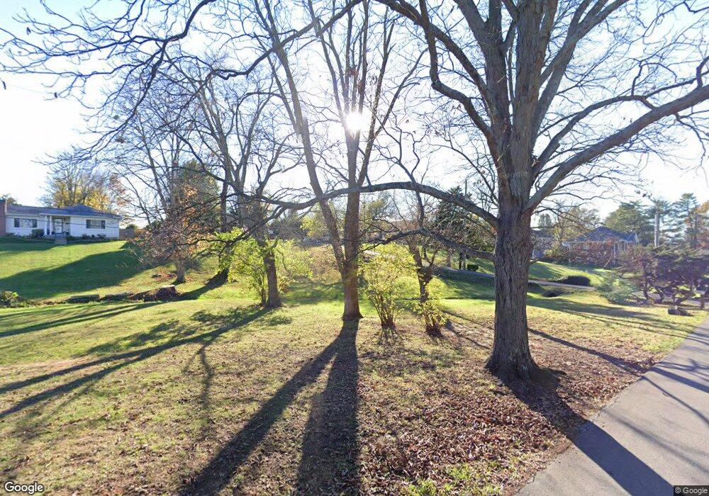 8202 Hudson Ln, Louisville, KY 40291 - photo 1