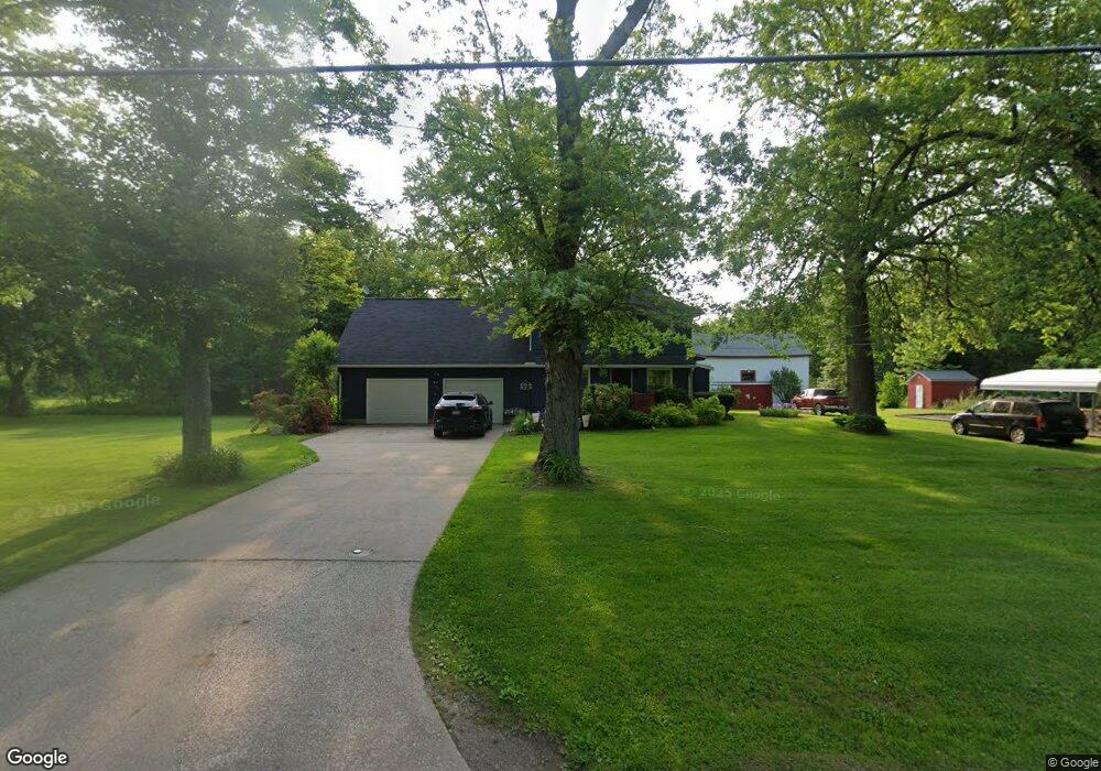 574 Center Rd, Conneaut, OH 44030 - photo 1