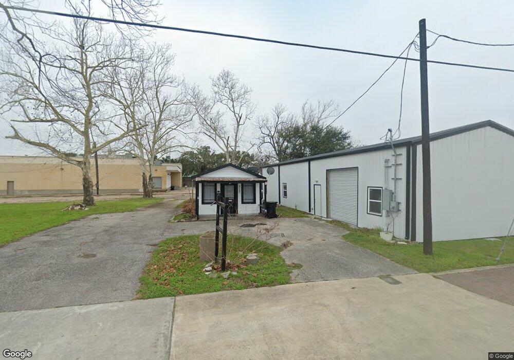 317 W Willis St, Alvin, TX 77511 - photo 1