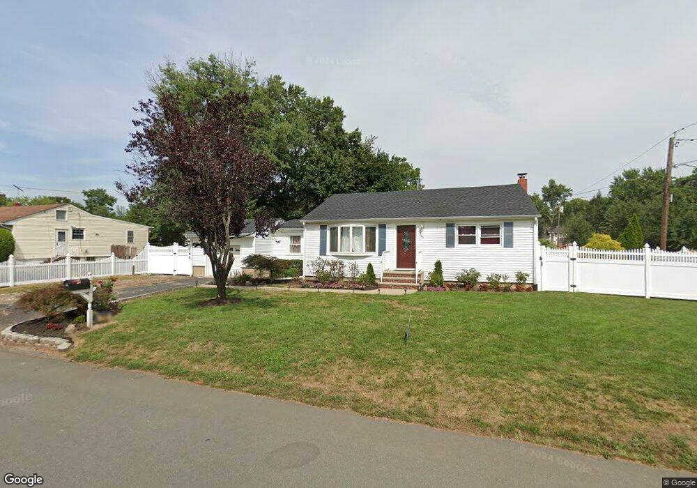 205 Birchwood Dr, Piscataway, NJ 08854 - photo 1