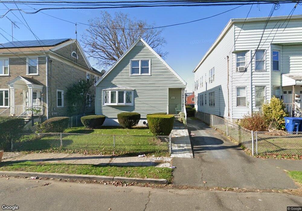 115 Pixlee Place, Bridgeport, CT 06610 - photo 1