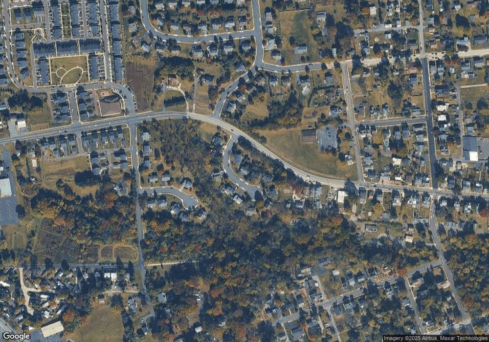 305 S Haverfield Dr, Spring City, PA 19475 - photo 1