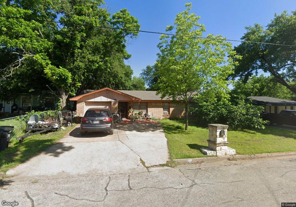 602 Williams Ave, Cleburne, TX 76033 - photo 1