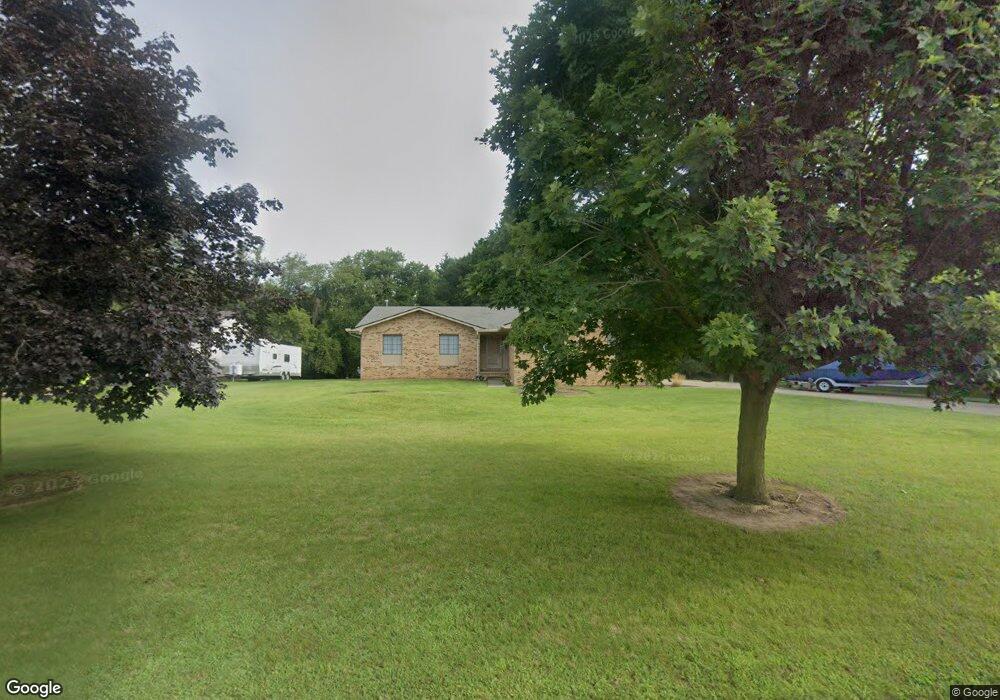 1156 Eagle Nest Dr, Rochester, MI 48306 - photo 1