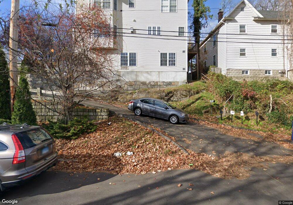 100 Castle Ave unit 4, Fairfield, CT 06825 - photo 1