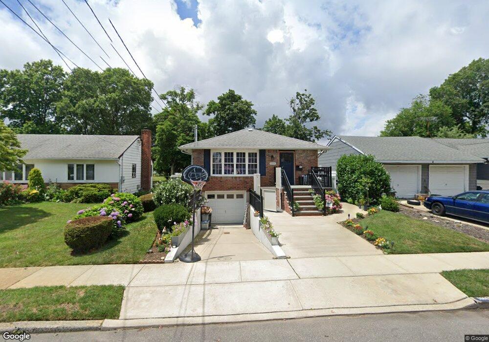 1666 Chapin Ave, Merrick, NY 11566 - photo 1