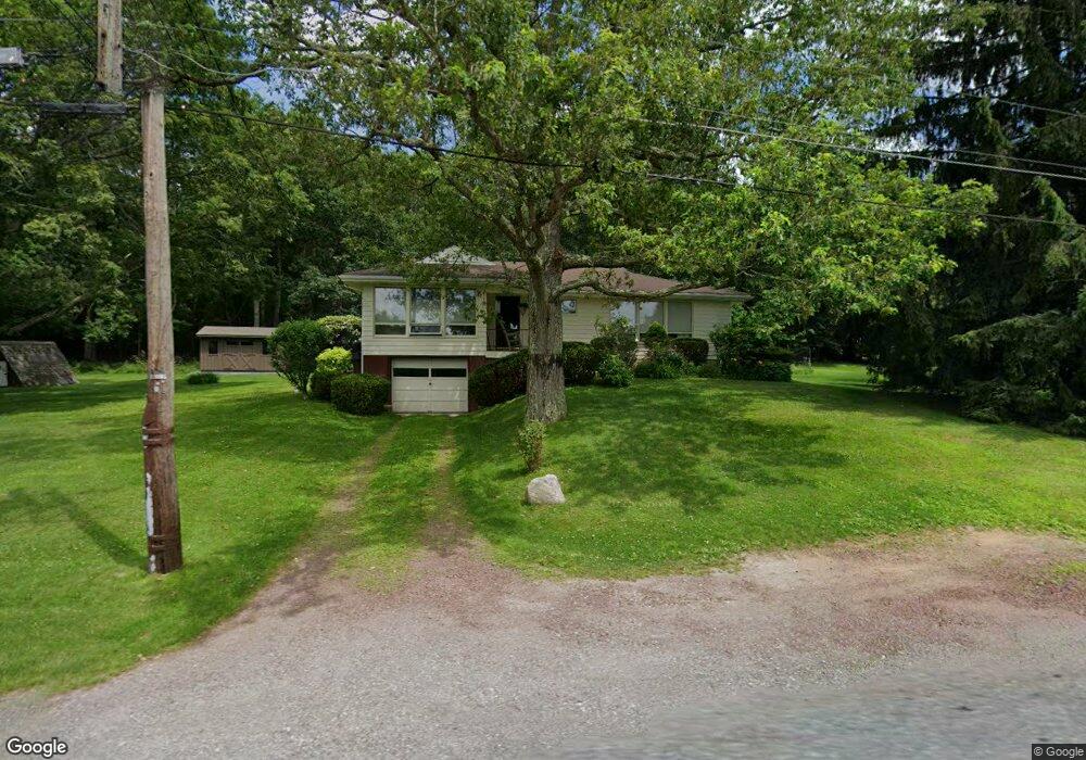 554 Woodlawn Ave, Mountain Top, PA 18707 - photo 1