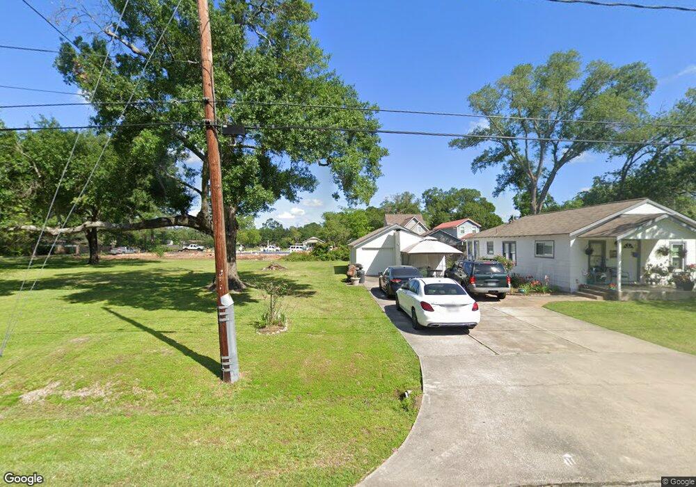 504 Kane St, Tomball, TX 77375 - photo 1