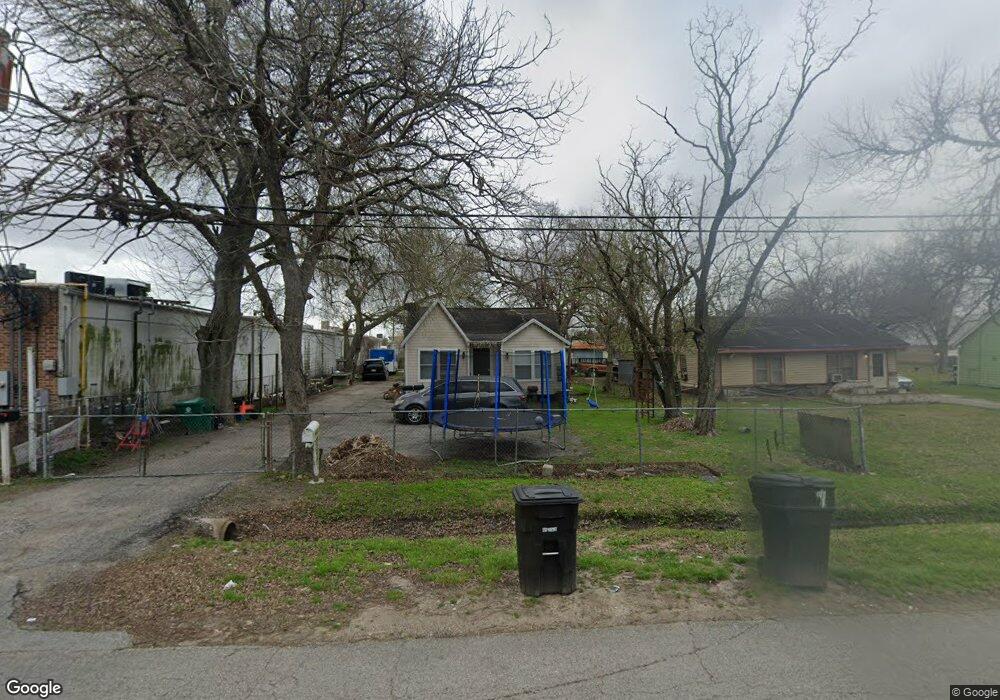 709 W Rittenhouse Rd, Houston, TX 77091 - photo 1